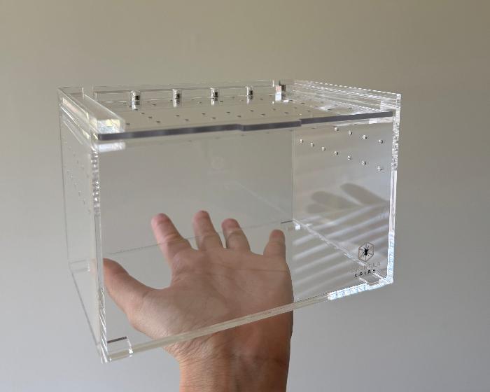 Tarantula Cribs small slider crib 6"x 4"x 4" LOCAL PICKUP ONLY